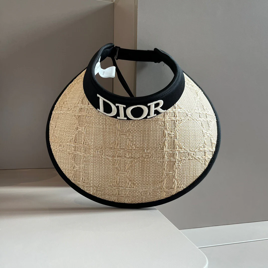 Солнцезащитная шляпа Dior с вышитой английской буквой - черная