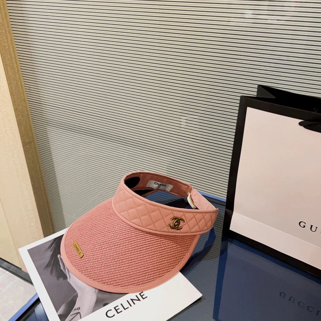 Новинка сезона весна/лето 2023 от Chanel - Шляпа с V-образным вырезом - Солнцезащитная шляпа - Розовая