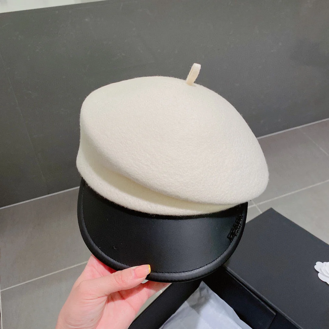 Prada - Шерстяная военная кепка с плоским верхом - Белая