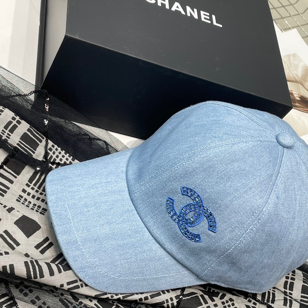 Chanel - Новая бейсболка с пайетками - Синяя