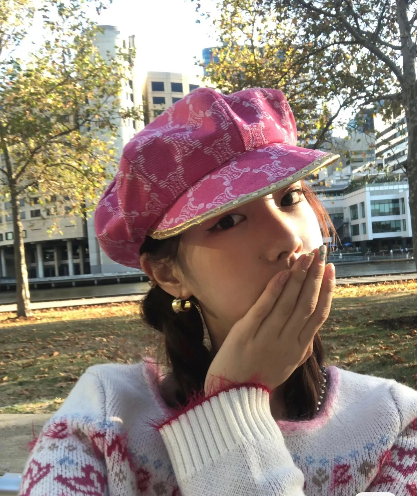 Celine - Новая шляпа художника с монограммой - Розовая