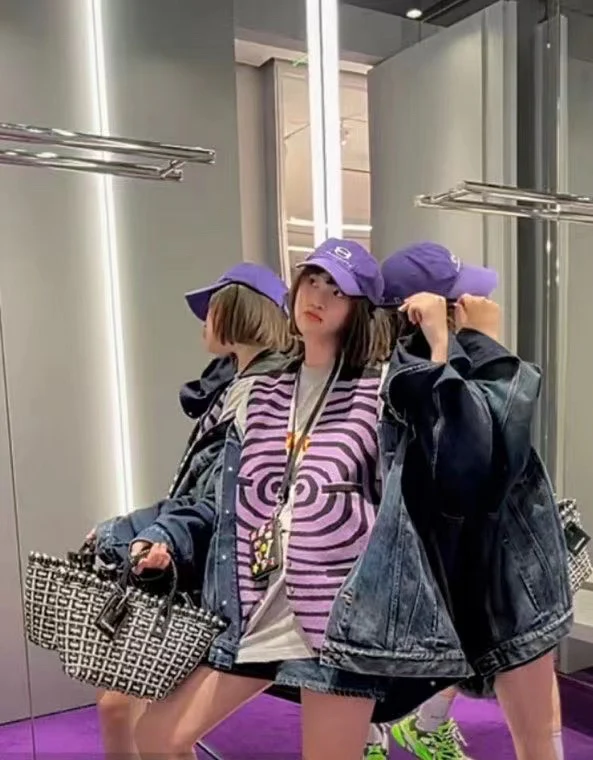 Balenciaga - Яркая всесезонная бейсболка