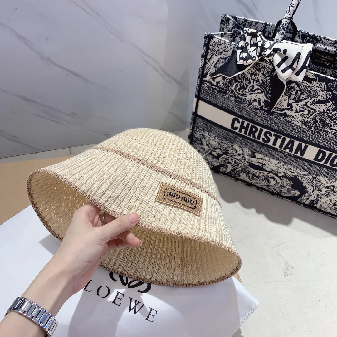 Вязаная панама Miu Miu