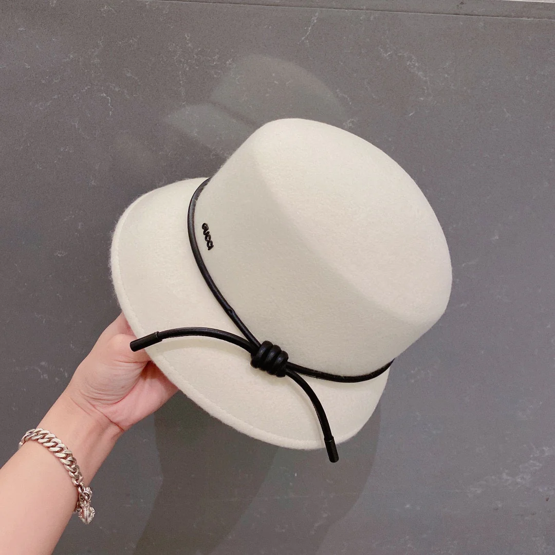 Шерстяная шапка Gucci - белая