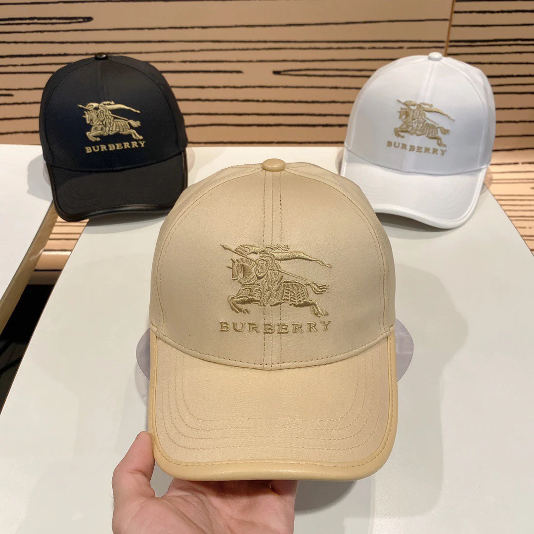 Бейсболка Burberry в простом британском стиле