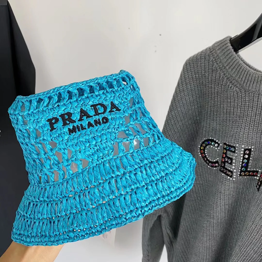 Новинка сезона весна/лето 2023 от Prada - Ажурная рыбацкая шляпа - Синяя