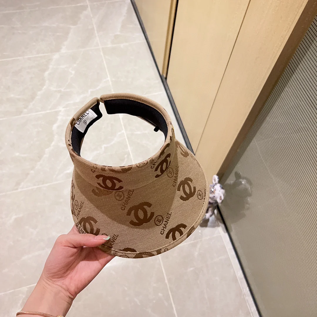 Новинка сезона весна/лето 2023 от Chanel - Козырек - Солнцезащитная шляпа - Коричневая