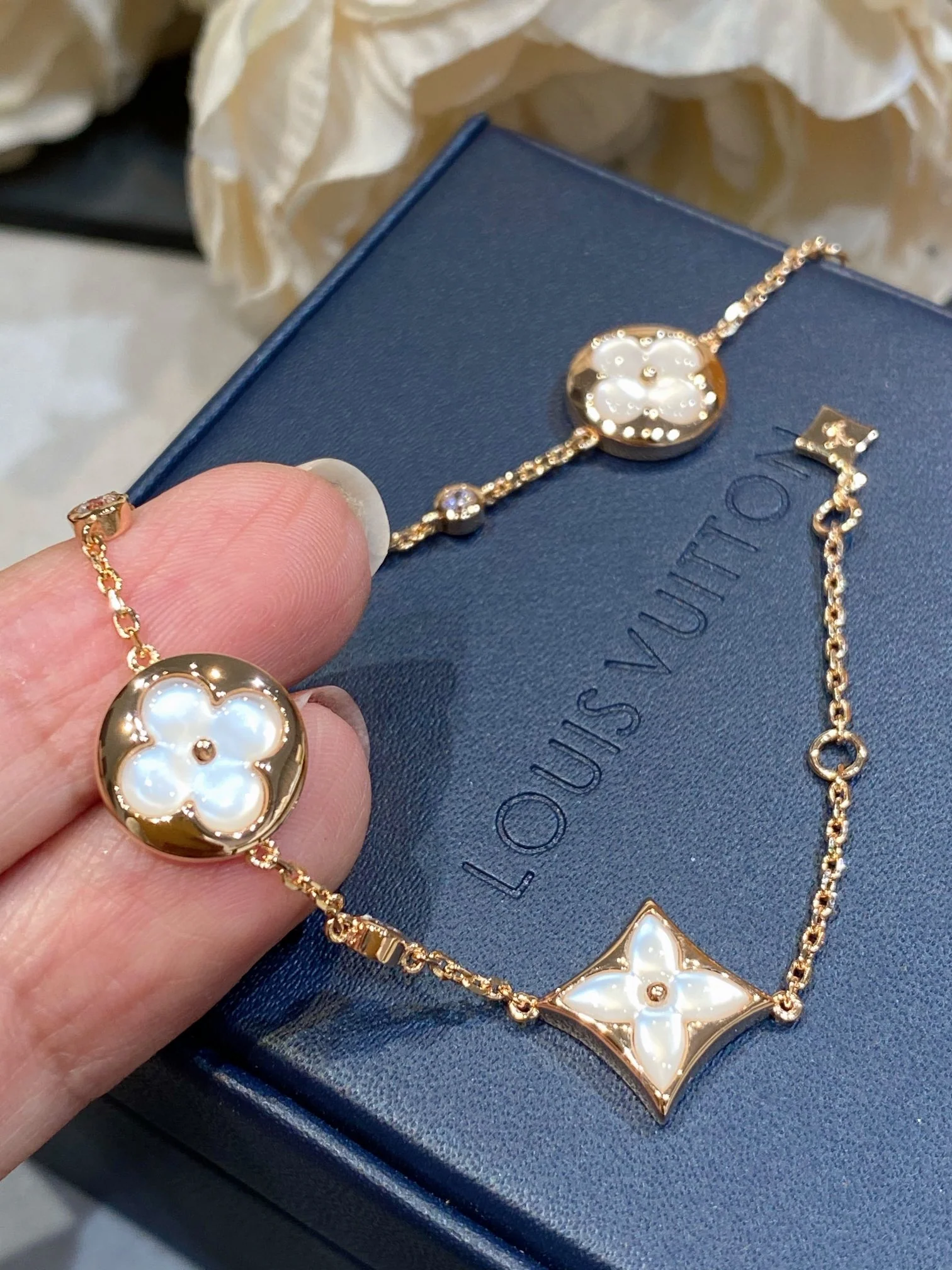 Браслет LV - 12