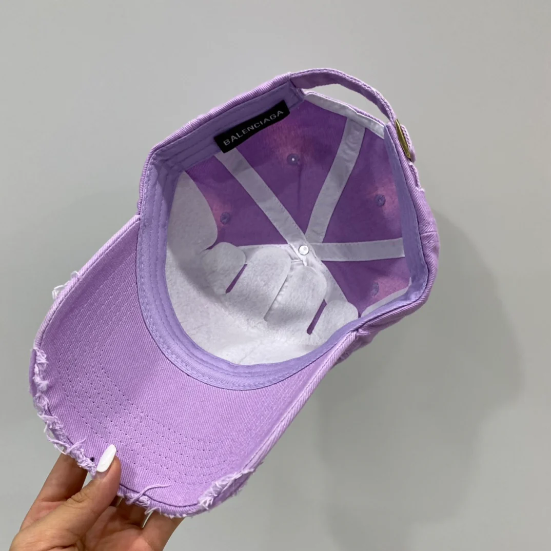 Бейсболка Balenciaga с 3D-градиентом