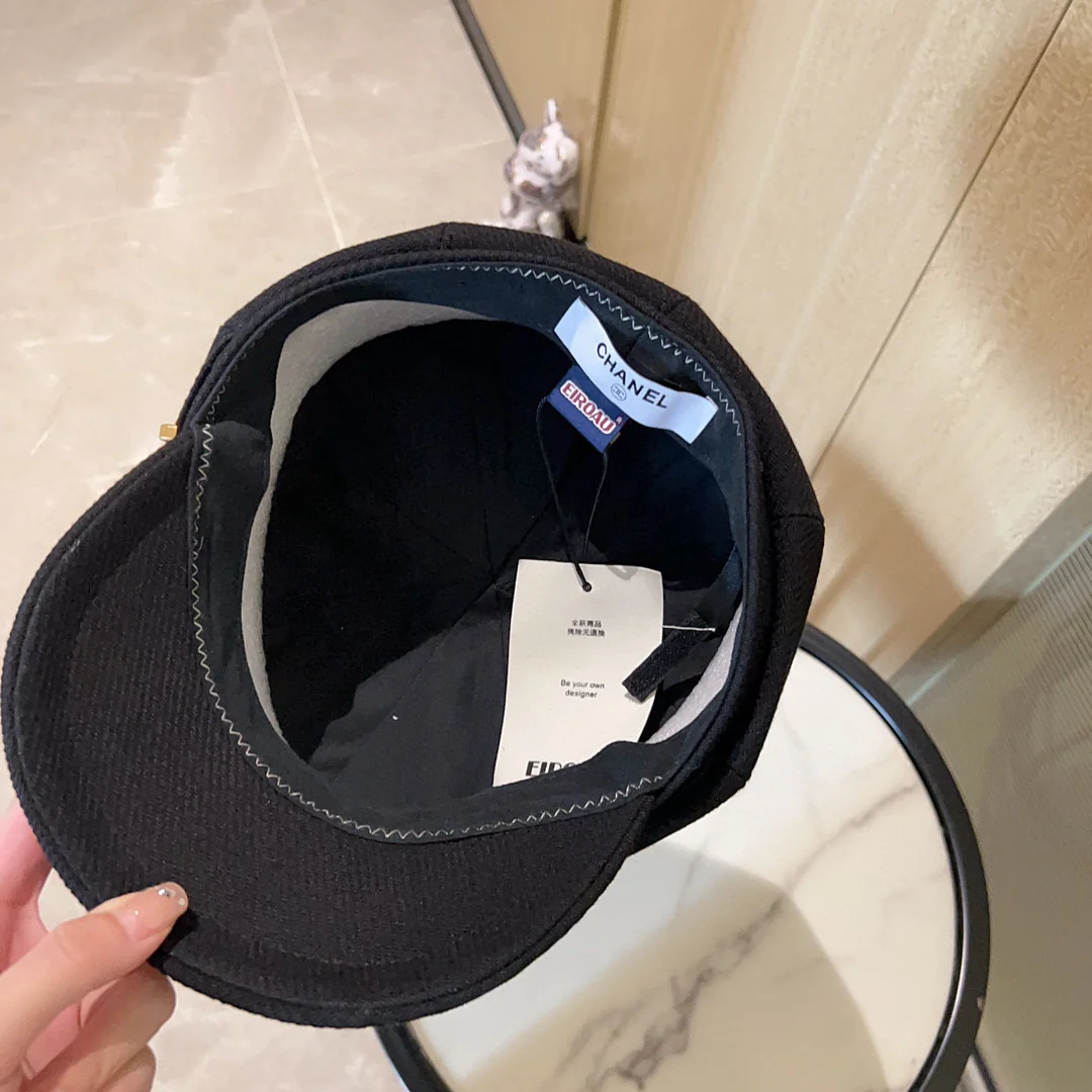 Новый восьмиугольный берет Chanel 2023 года - черный