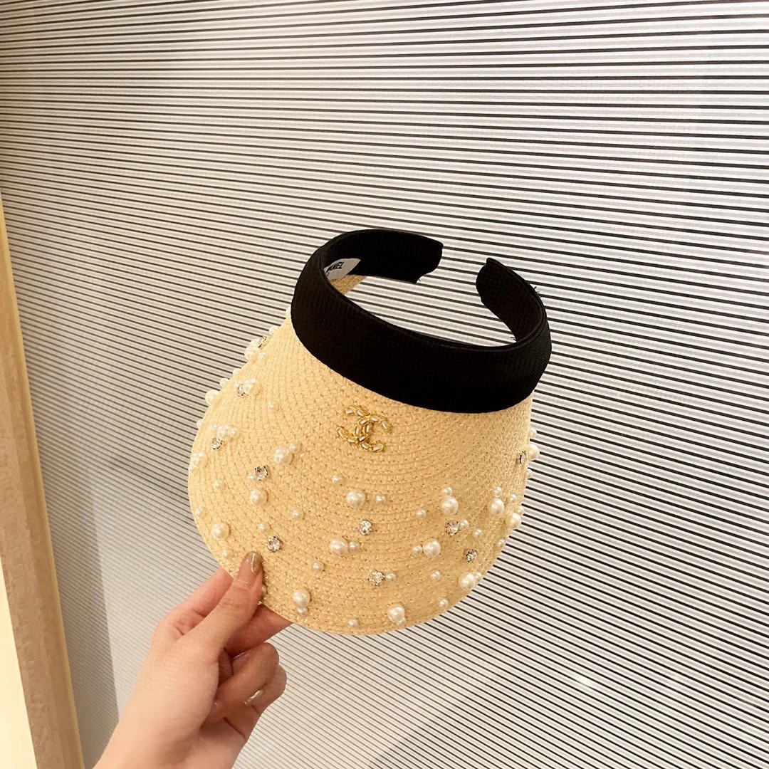 Солнцезащитная шляпа Chanel Pearl с открытым верхом