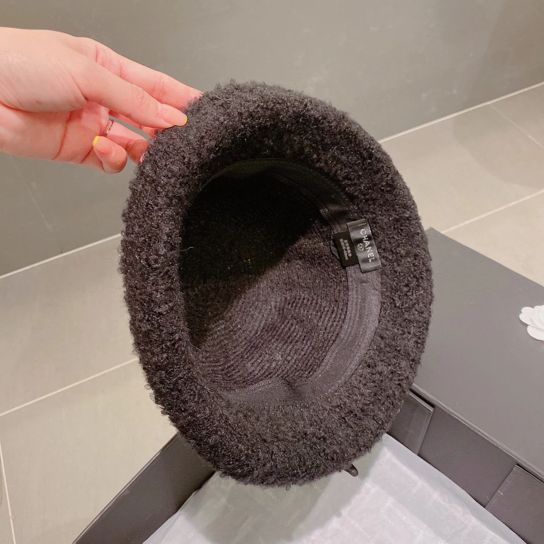 Chanel - Шляпа из овечьей шерсти - Черная