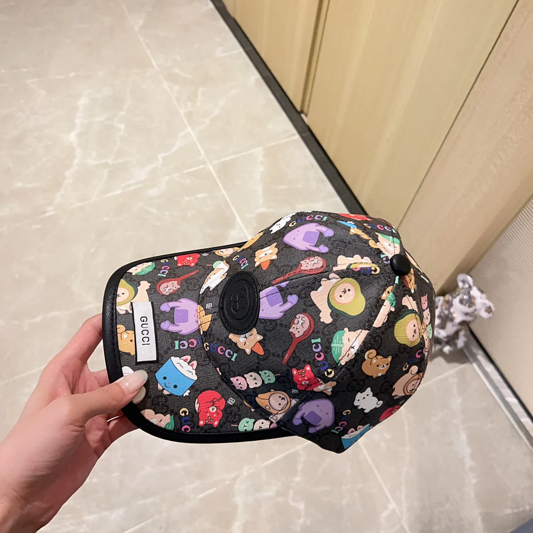 Новинка сезона весна/лето 2023 от Gucci - бейсболка с кожаной отделкой - черная