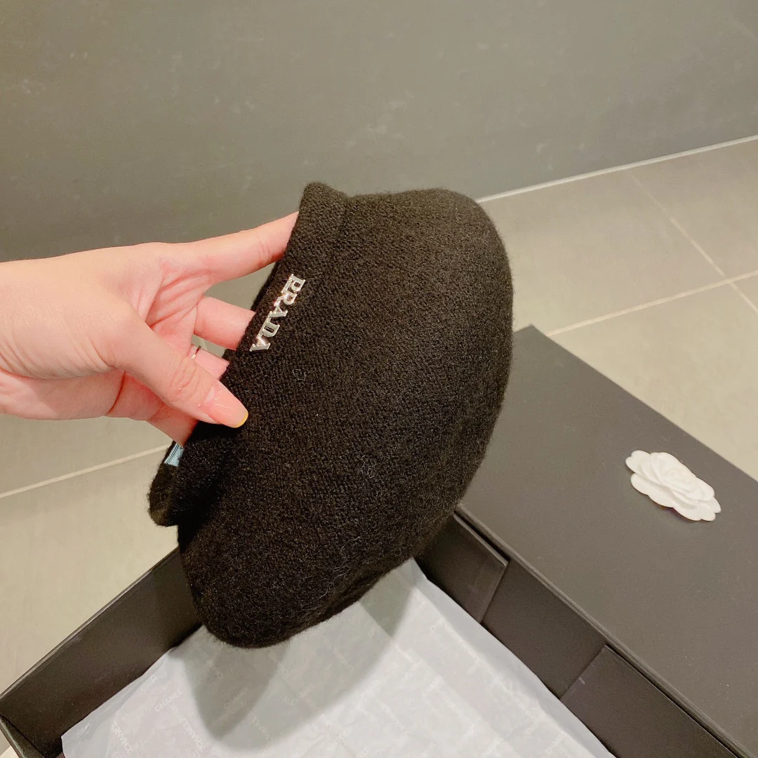 Prada - Вязаный берет - Черный