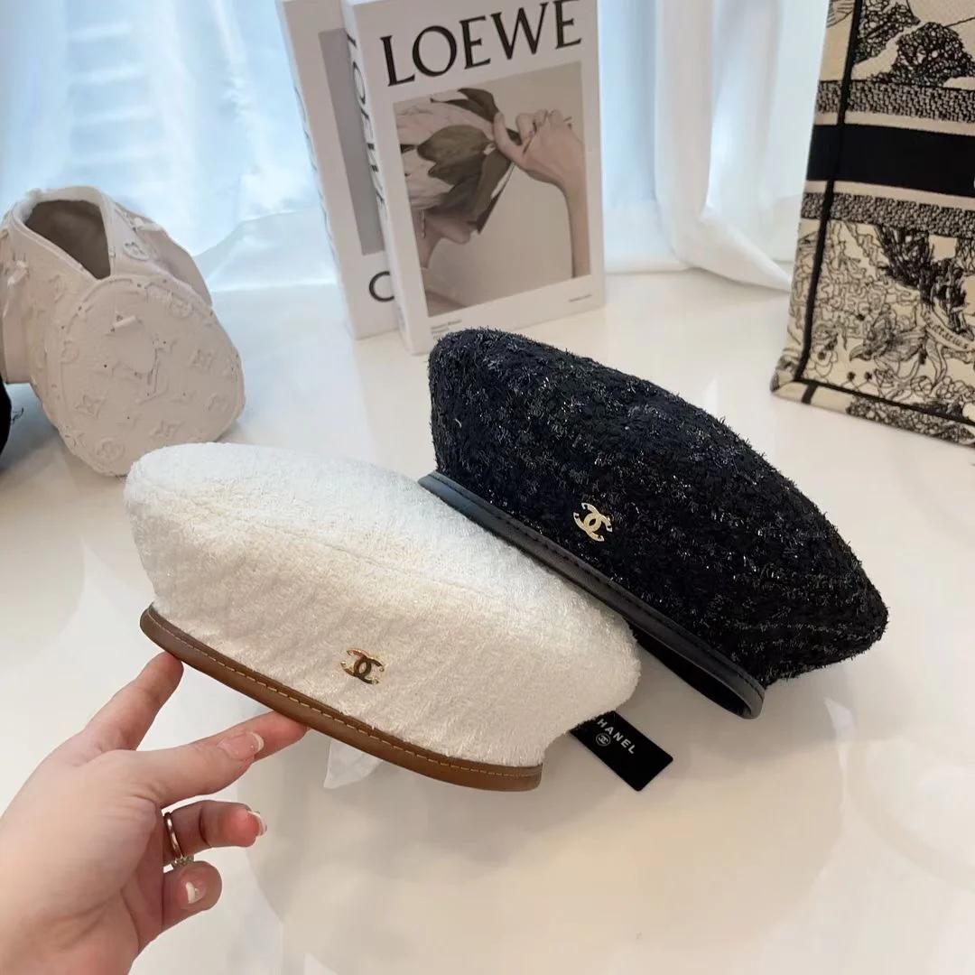 Chanel - Твидовый берет