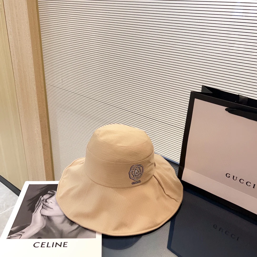 Новинка сезона весна/лето 2023 от Chanel - Рыбацкая шляпа с камелией