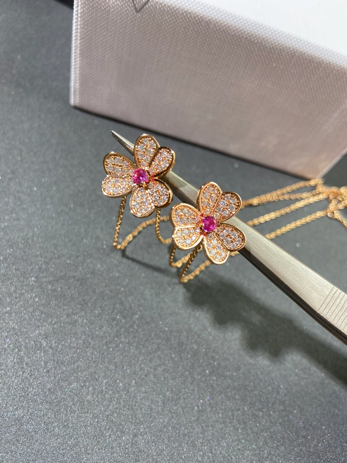 Van Vuitton - Колье 140