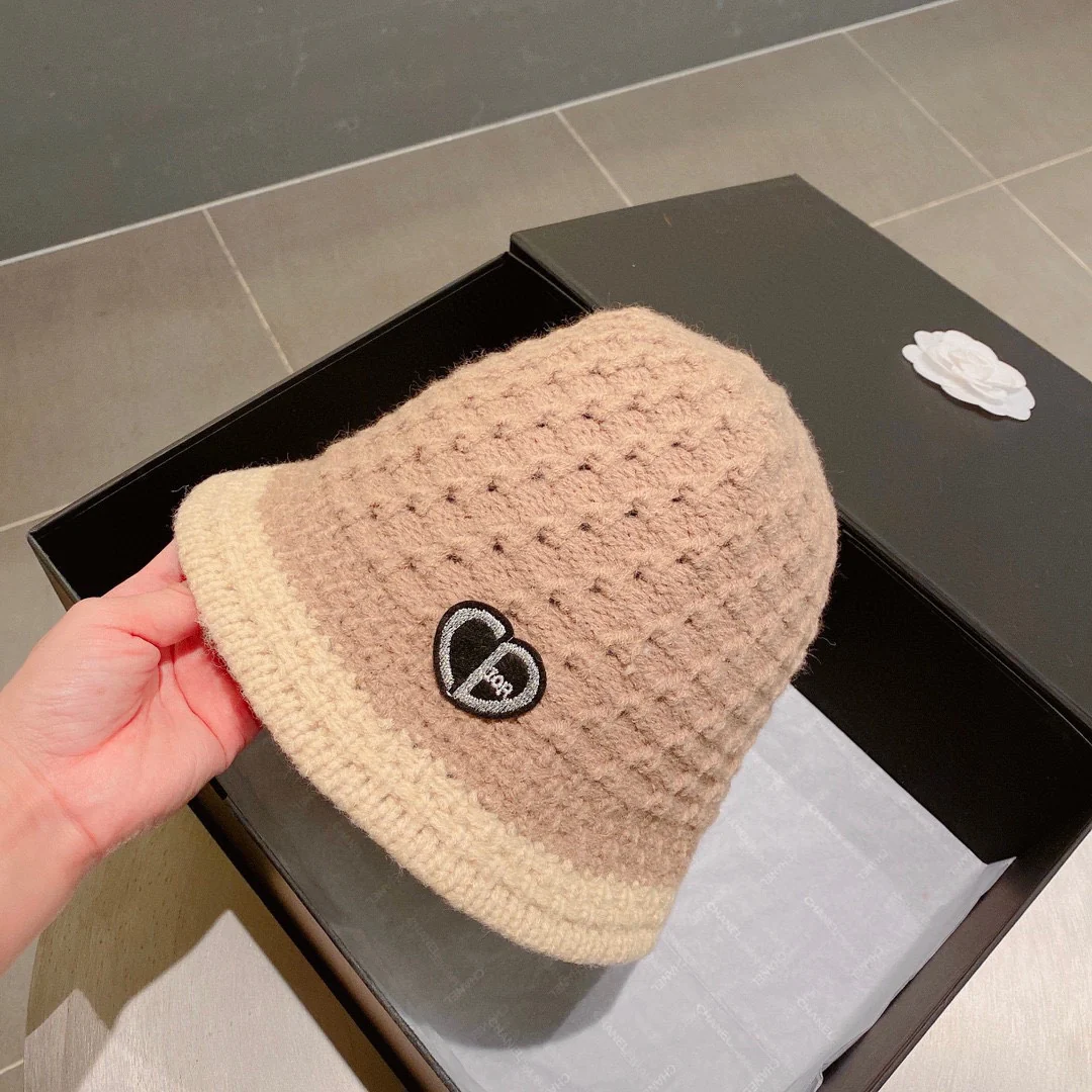 Dior - Вязаная рыбацкая шапка - Абрикосовый цвет