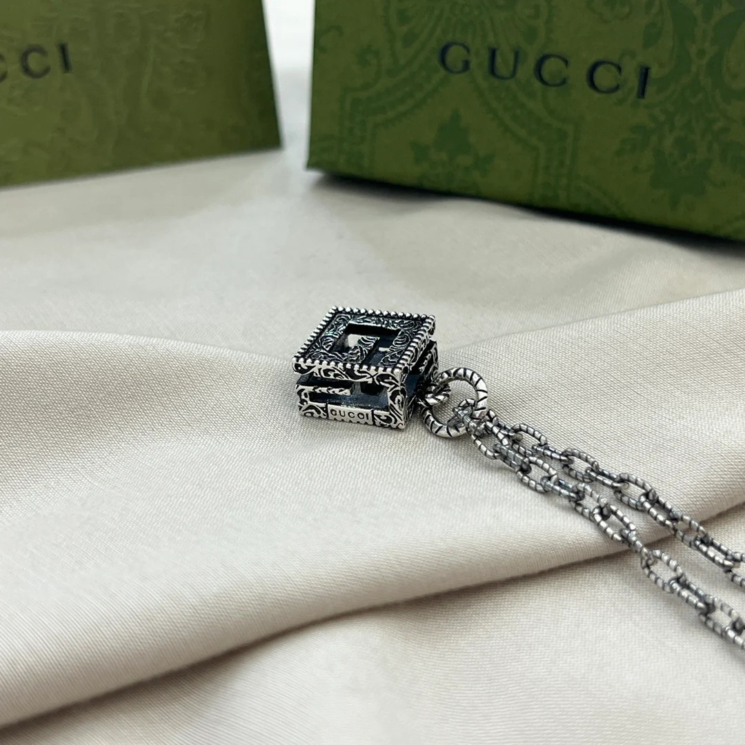 Gucci - Колье 026