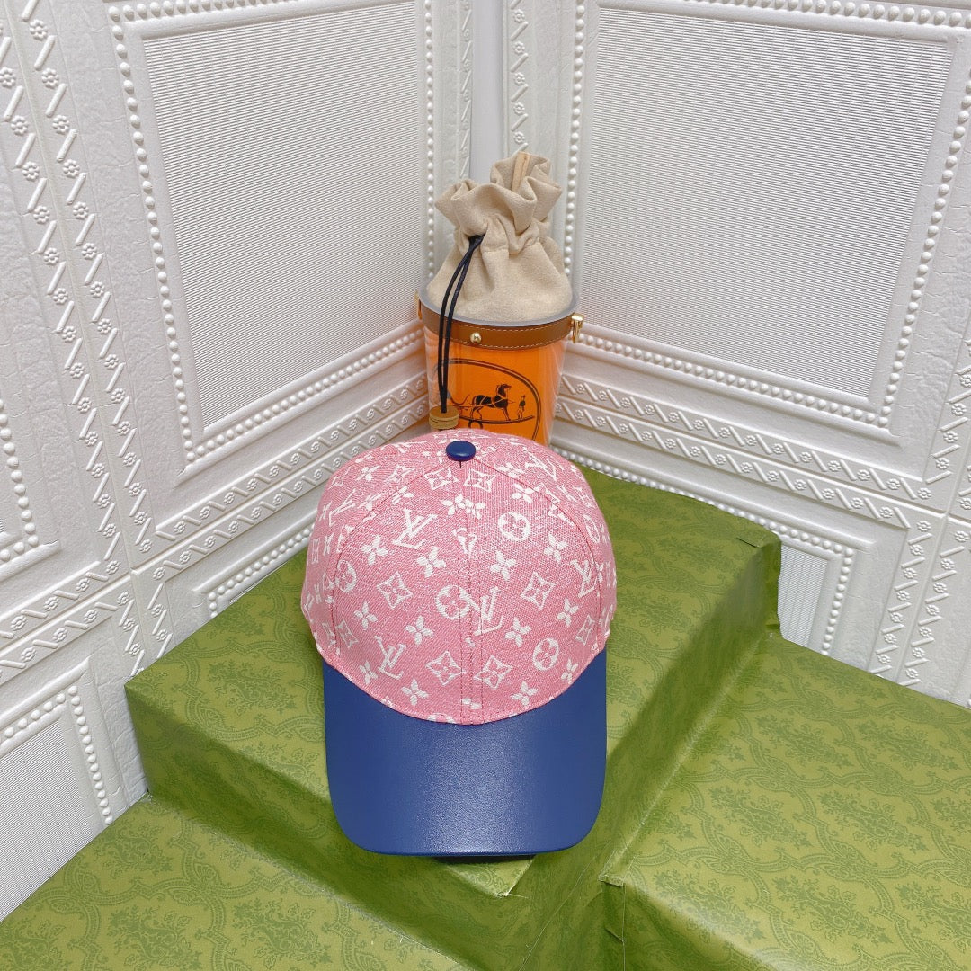 LV - Симпатичная бейсболка с монограммой и цветными блоками