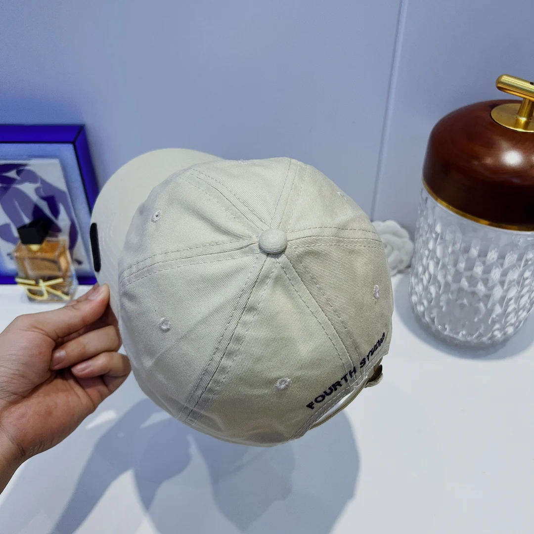 Новинка 2022 года от Chanel - кепка-?утиный клюв? - 6