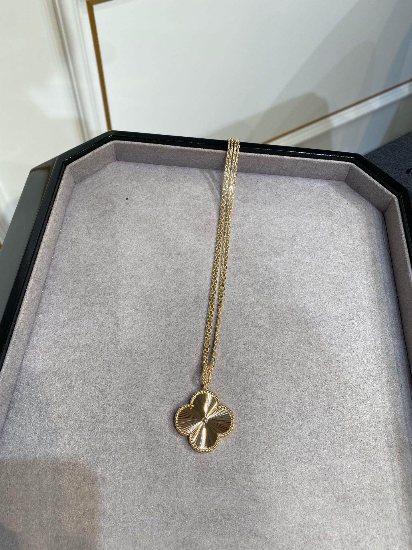 Van Vek - Колье 058