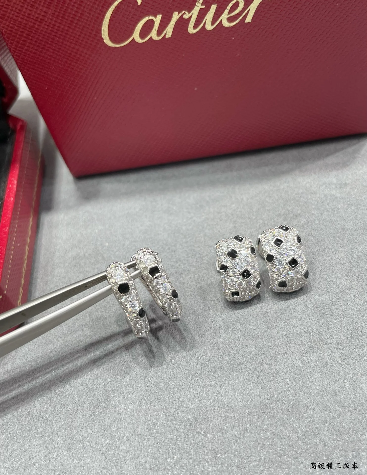 Серьги Cartier 057