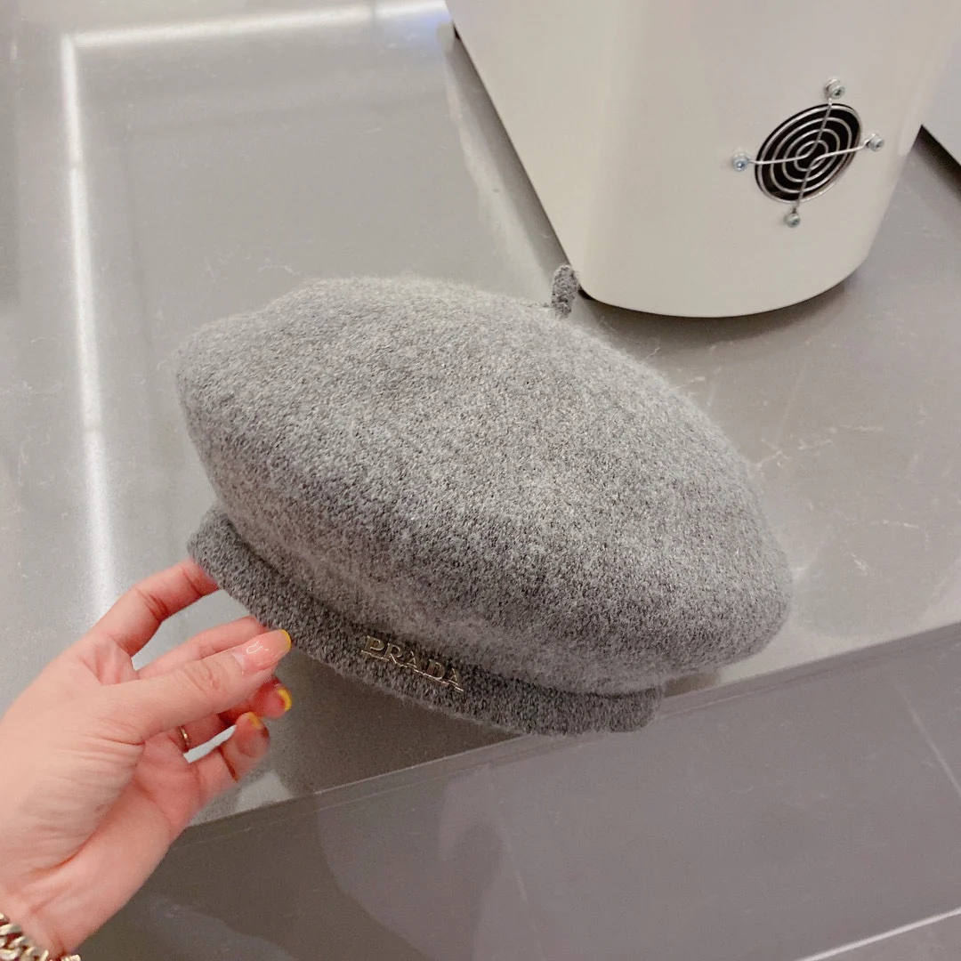 Prada - Вязаный берет - Серый