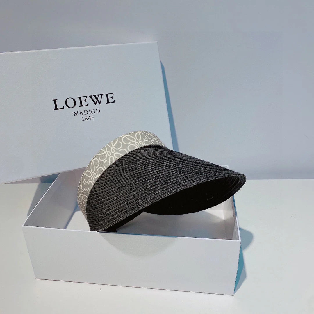 Lolwei - Солнцезащитная шляпа-повязка с монограммой и металлической биркой