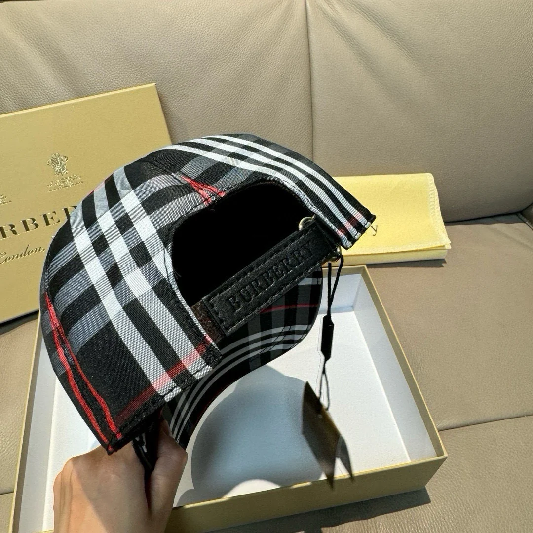 Бейсболка Burberry Classic Check - Черная - 1