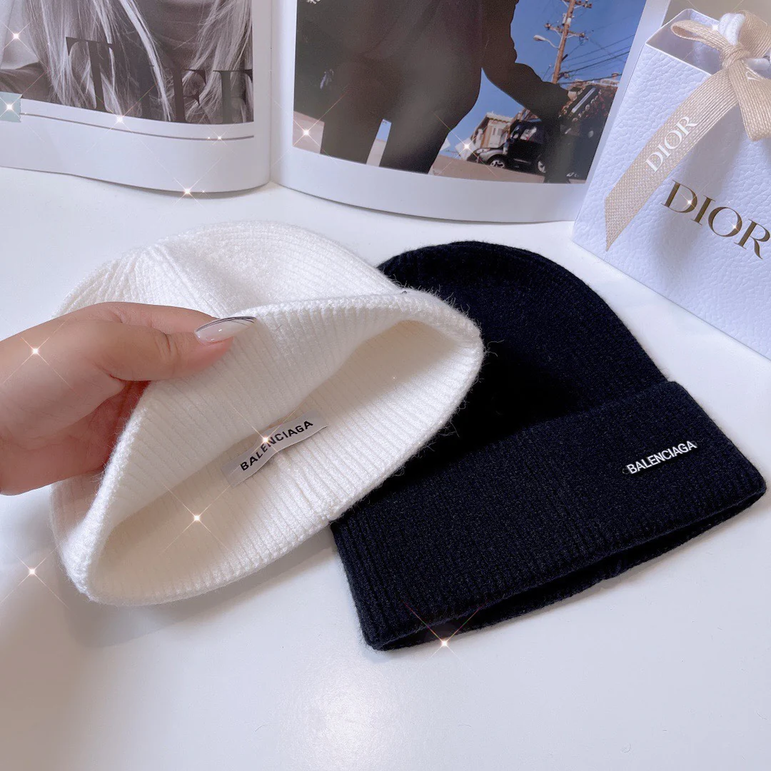 Balenciaga - Шерстяная шапка - Белая