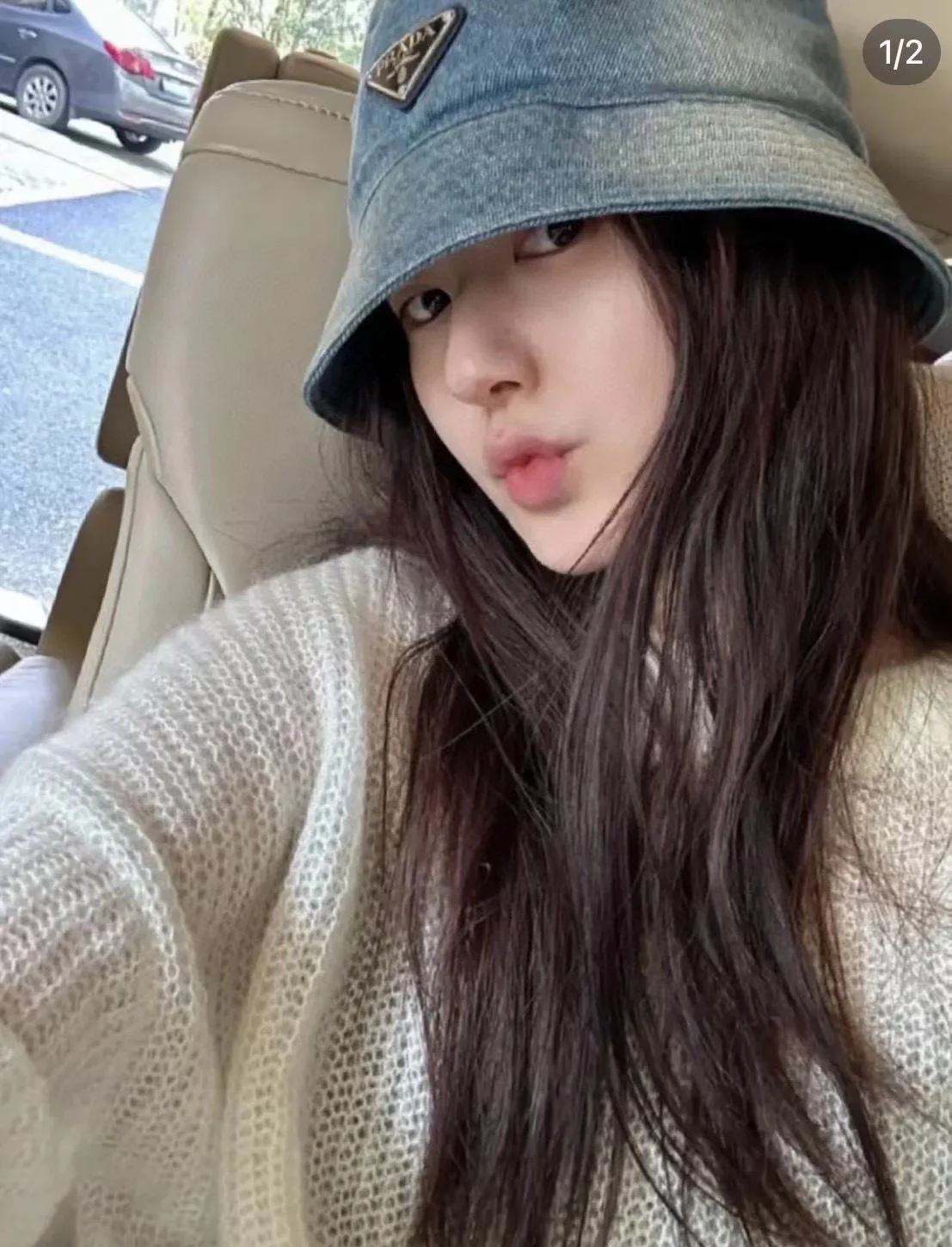 Новая ретро-панама Prada из джинсовой ткани, 2023 год - синяя.