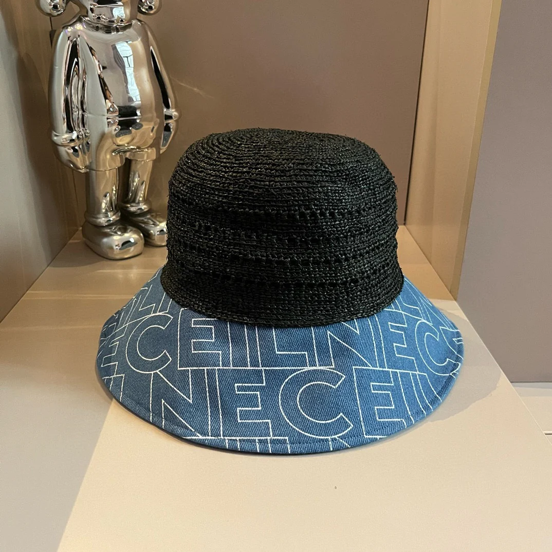 Новая рыбацкая шляпа Celine из рафии с лоскутным узором - черная.