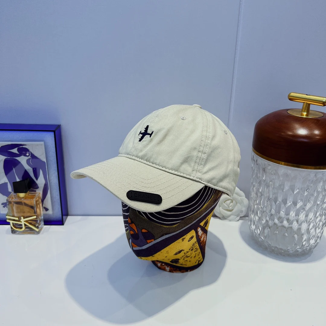 Новинка 2022 года от Chanel - кепка-?утиный клюв? - 6