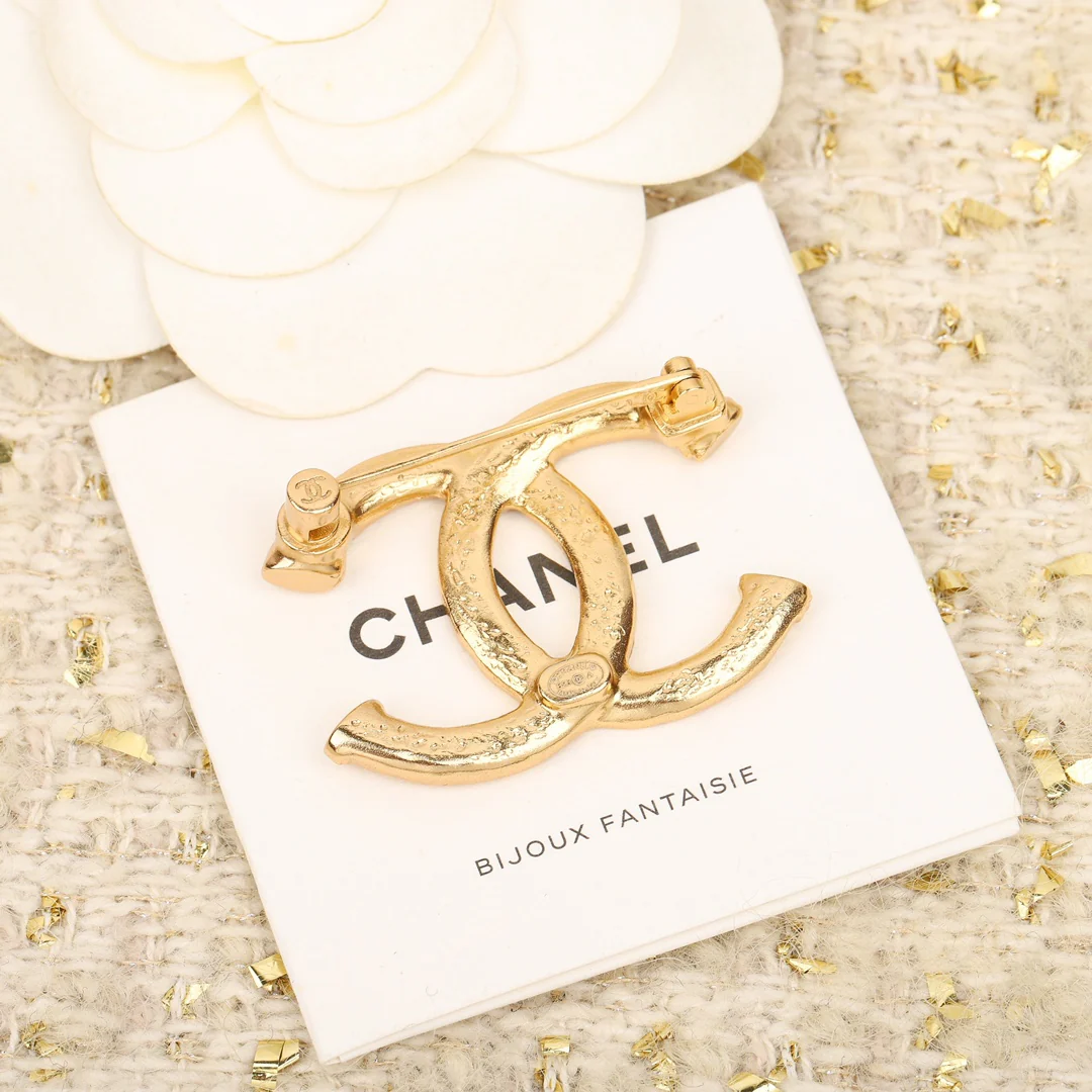 Брошь Chanel 125