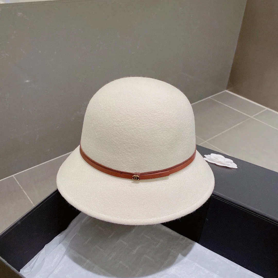 Chanel - Шерстяная шляпа - Белая