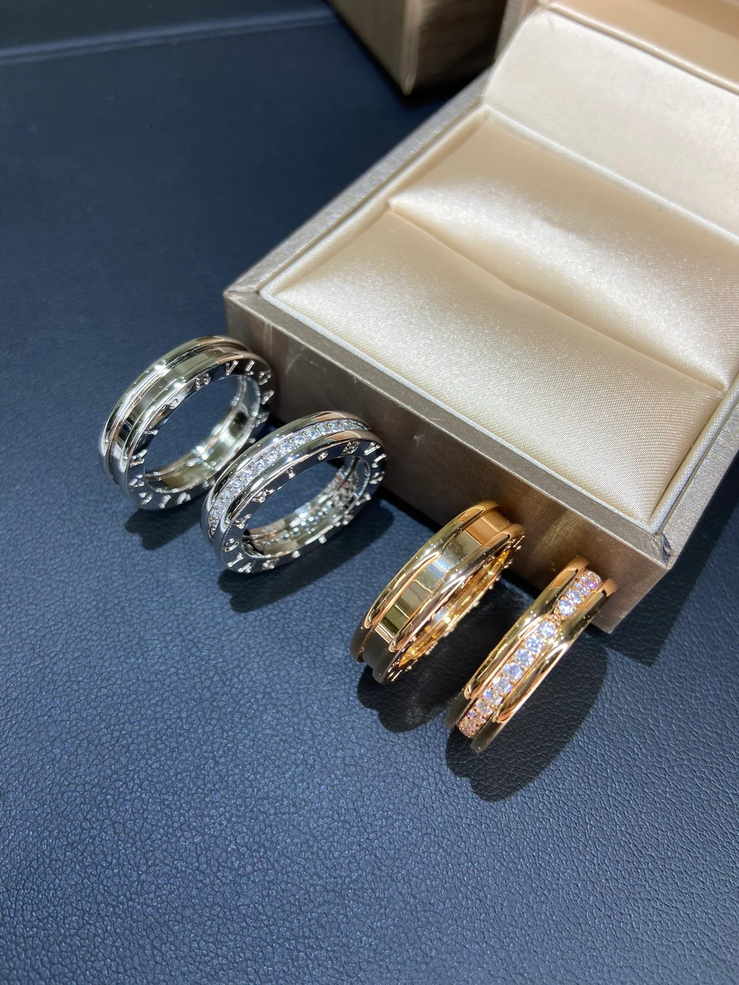 Кольцо Bvlgari 018