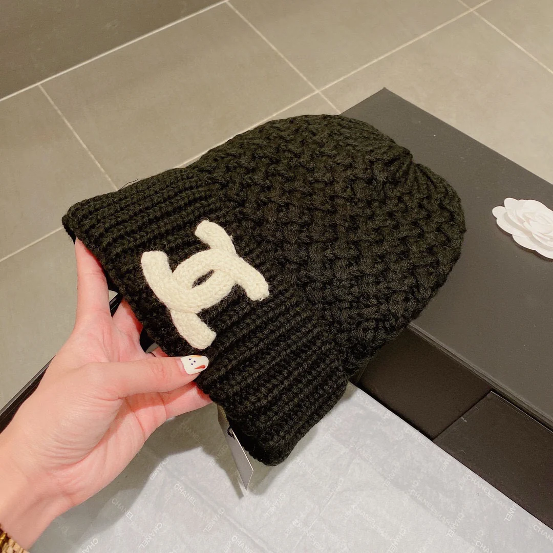 Chanel - Шерстяная вязаная шапка - Черная