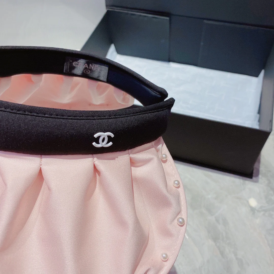 Солнцезащитная шляпа Chanel из перламутра