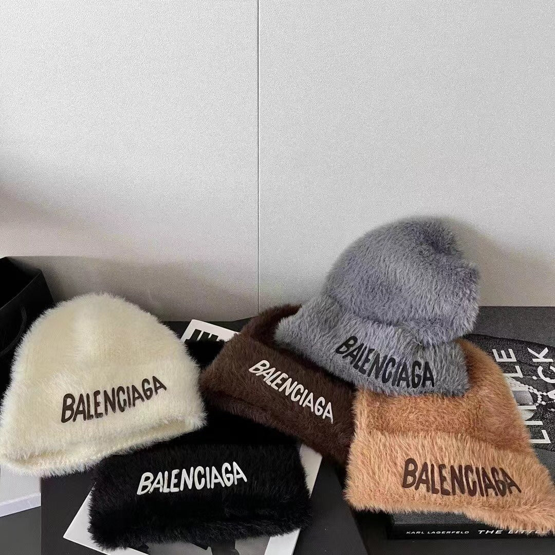 Balenciaga - Шапка