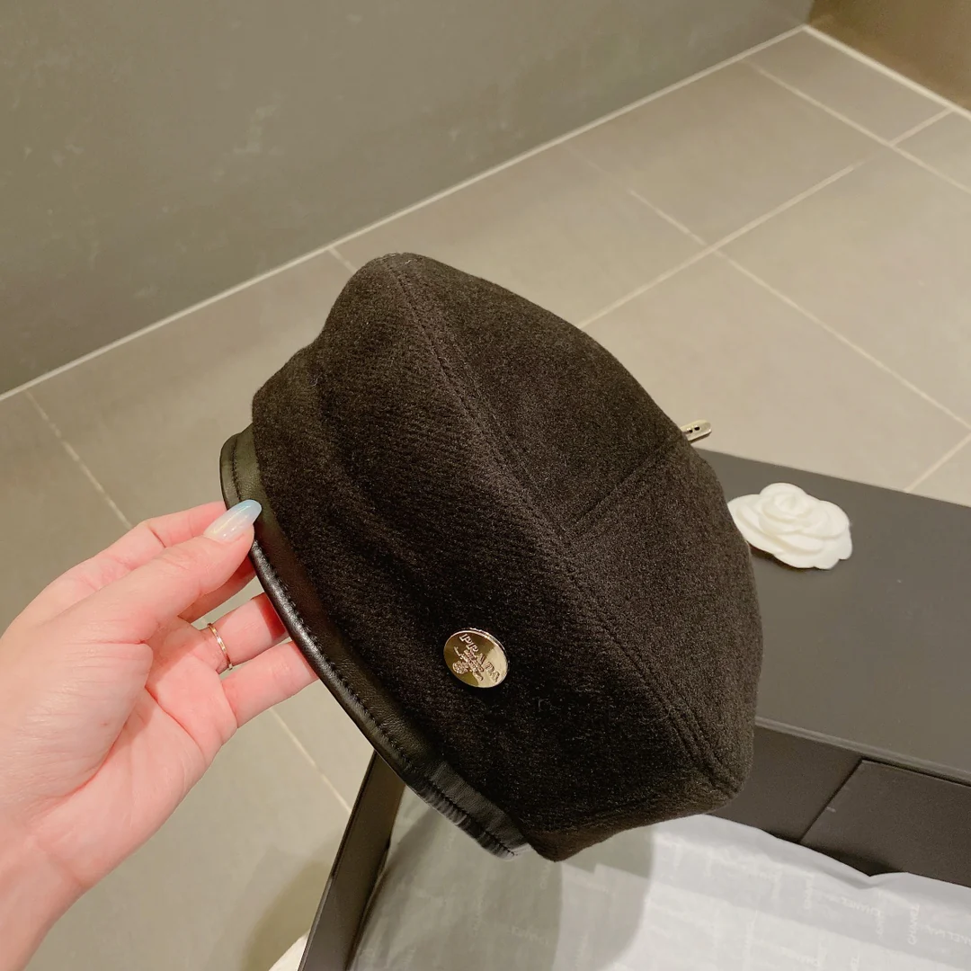 Prada - Шерстяной берет - Черный