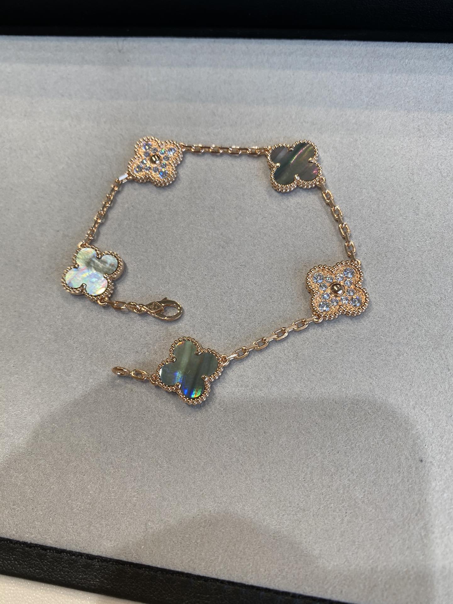 Браслет VCA - 35