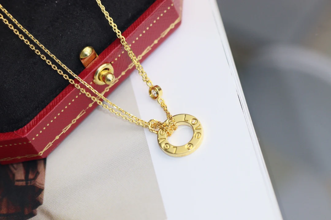 Колье Cartier Love