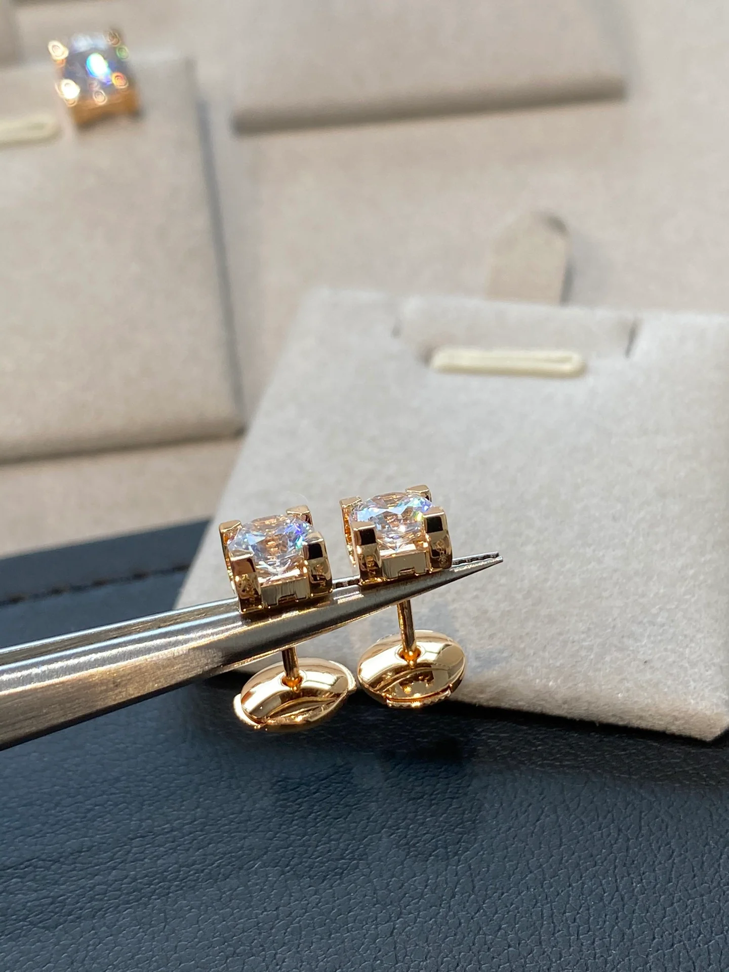 Серьги Cartier 020