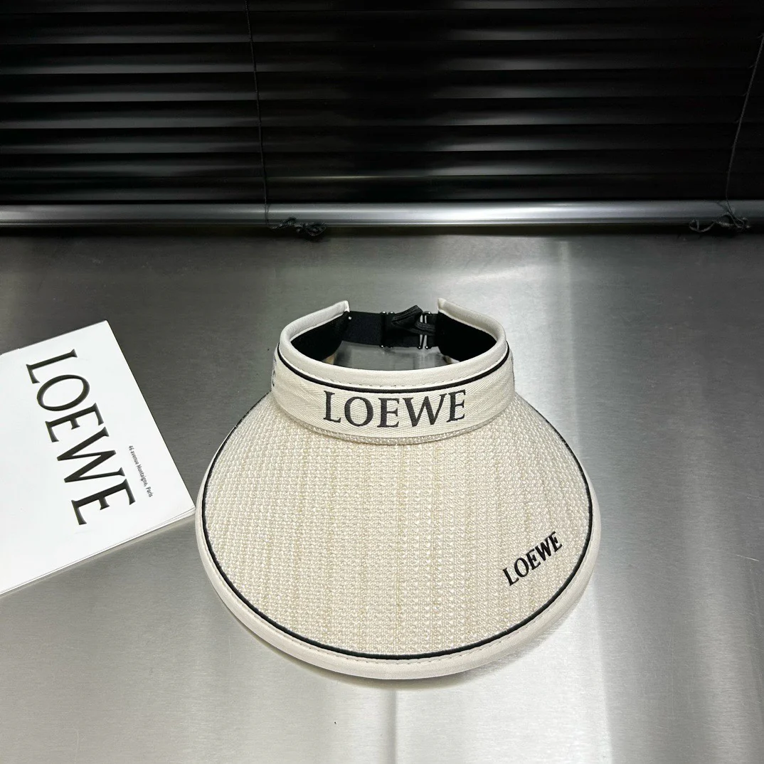 Новинка лета от LOEWE - Солнцезащитная шляпа из блестящей ткани