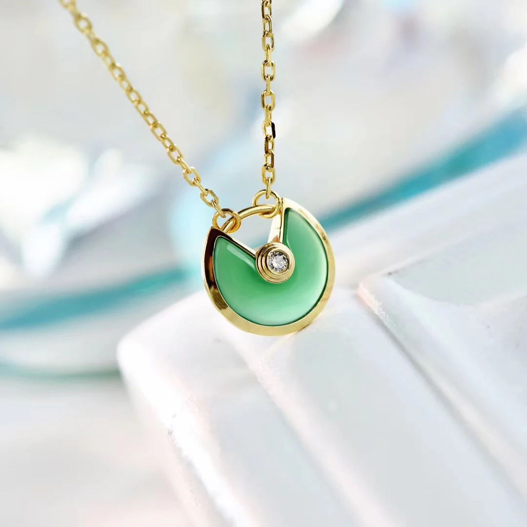 Колье Cartier-Amulette