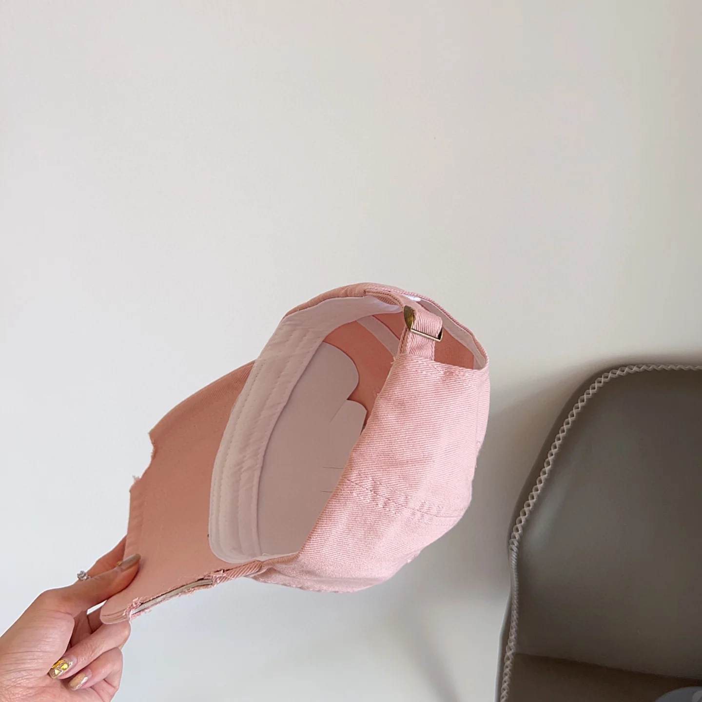 Balenciaga - Необычная бейсболка с эффектом потертости - Розовая