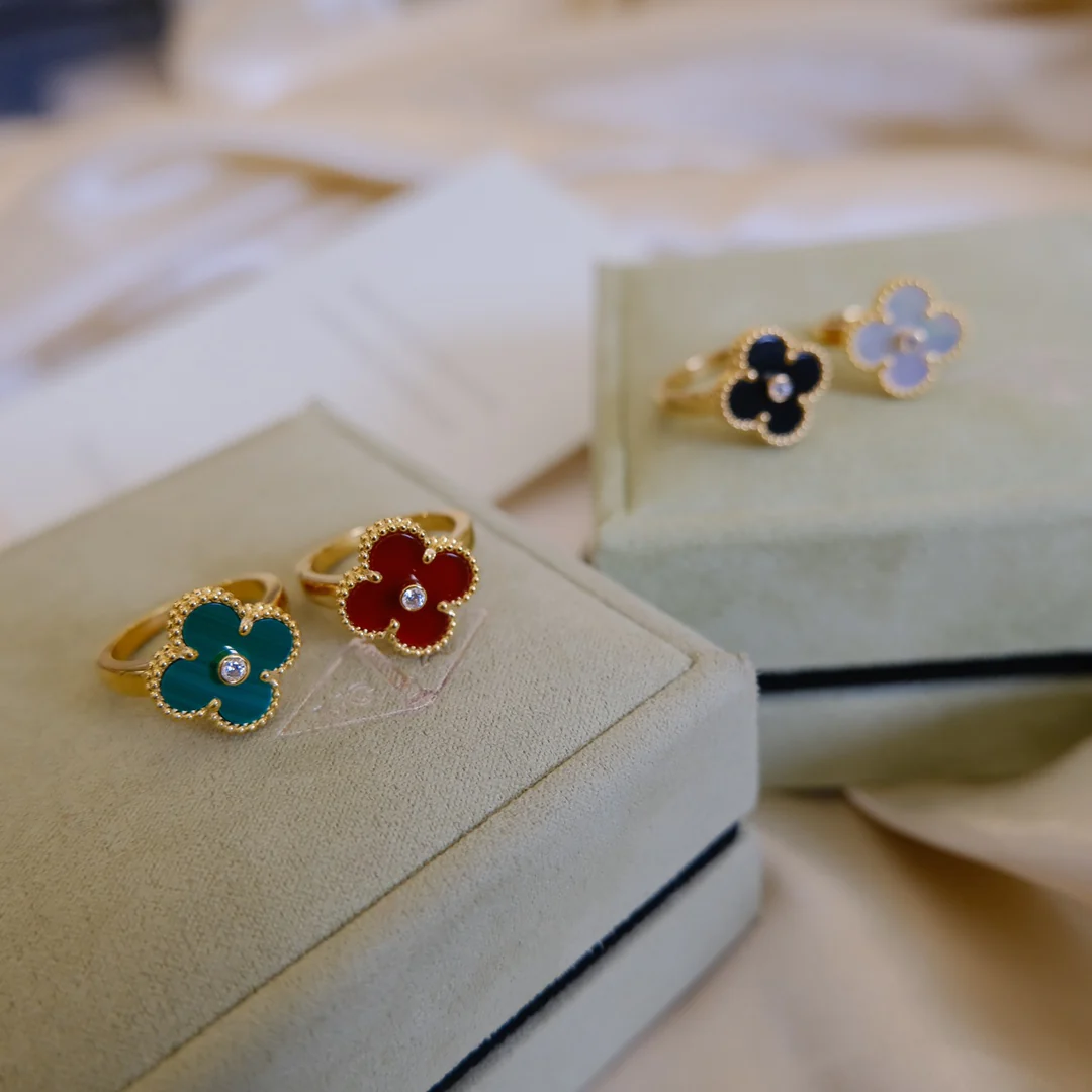 Ван Век - Кольцо 072