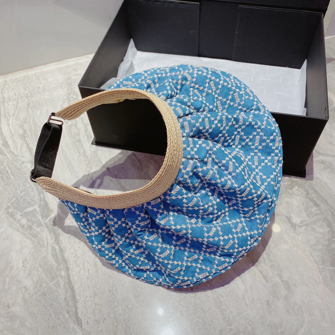 Chanel - Солнцезащитная шляпа из джинсовой ткани - 1