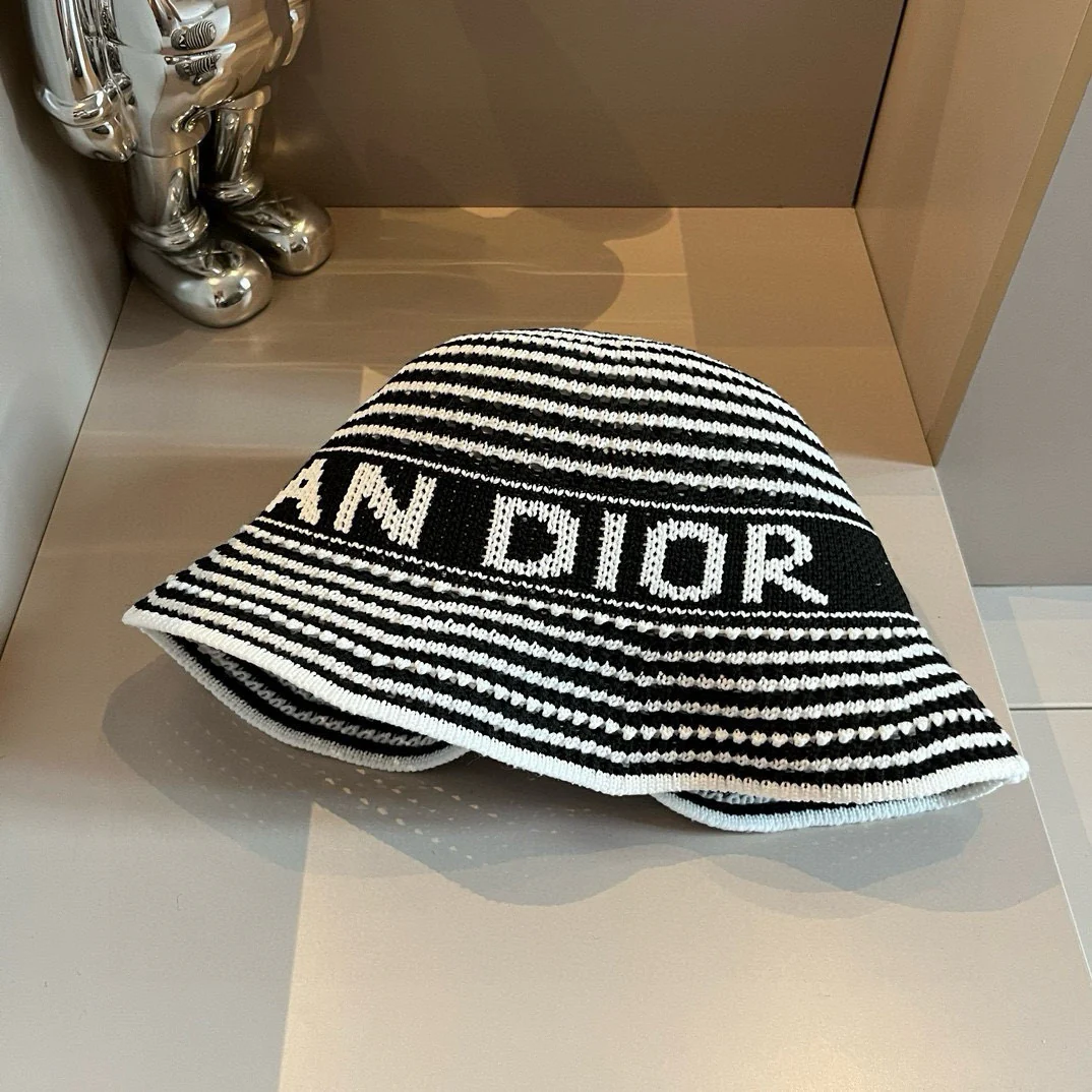 Dior - Полосатая вязаная рыбацкая шапка